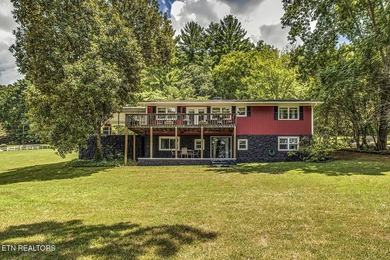BRAND NEW ROOF! This waterfront family home has been in the - photo 44