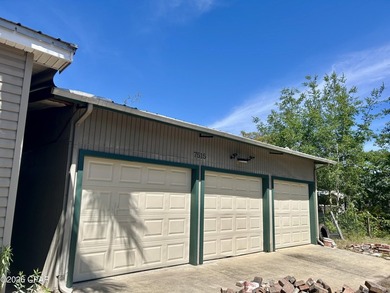*Seller Financing Available!* Spacious 3BR/2BA manufactured home - photo 3