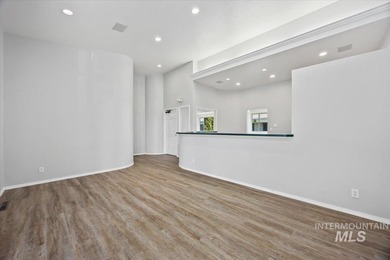 Beautiful bright office/medical building or could be beauty shop - photo 3