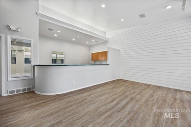 Beautiful bright office/medical building or could be beauty shop - photo 4