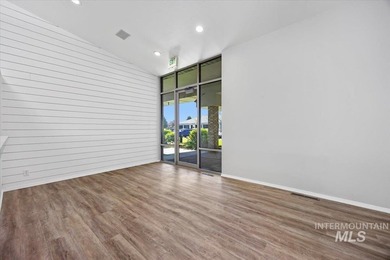Beautiful bright office/medical building or could be beauty shop - photo 5