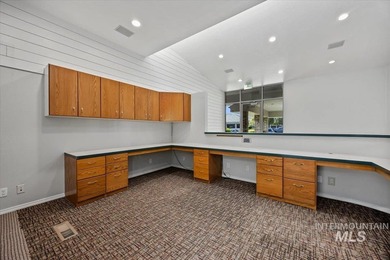 Beautiful bright office/medical building or could be beauty shop - photo 6