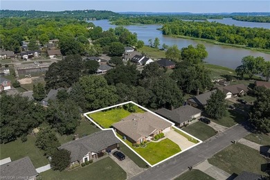 Welcome to this well-maintained home located in Village Harbor - photo 20