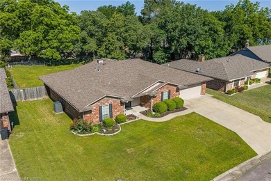 Welcome to this well-maintained home located in Village Harbor - photo 24