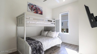 Being sold fully furnished!! Effortless Beachside Living in - photo 4