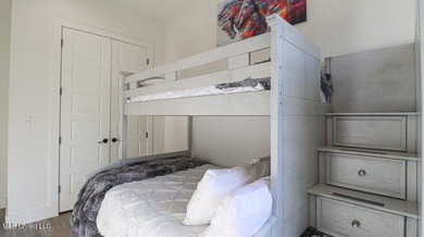 Being sold fully furnished!! Effortless Beachside Living in - photo 5