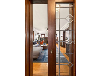 Timeless Browncroft beauty! Welcome to 29 Elmcroft Rd, a - photo 5