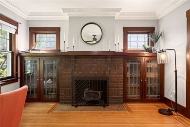 Timeless Browncroft beauty! Welcome to 29 Elmcroft Rd, a - photo 7