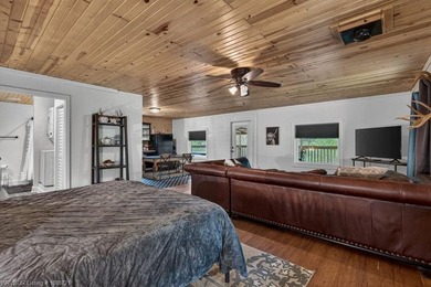 Welcome to Red Star Cabin! This charming and cozy - photo 8
