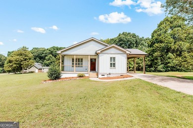 Welcome to this beautifully maintained 3-bedroom, 2-bath home - photo 1