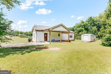 Welcome to this beautifully maintained 3-bedroom, 2-bath home - photo 4