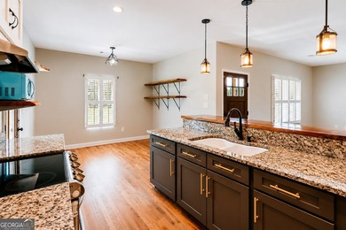 Welcome to this beautifully maintained 3-bedroom, 2-bath home - photo 7