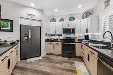 Beautifully maintained townhouse in North Scottsdale with new