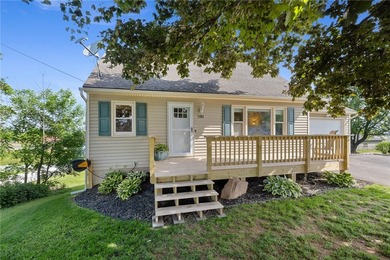 Welcome home to this meticulously maintained Cape Cod in Ontario - photo 1