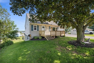 Welcome home to this meticulously maintained Cape Cod in Ontario - photo 2