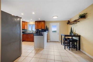 Welcome home to this meticulously maintained Cape Cod in Ontario - photo 10