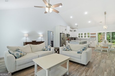 Discover the coastal charm of Belvedere Island Plantation, a - photo 4