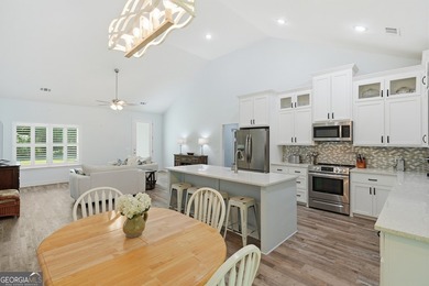 Discover the coastal charm of Belvedere Island Plantation, a - photo 8