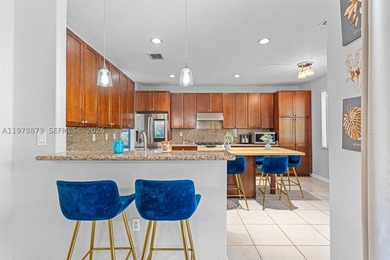 Elegant home located in the prestigious Cutler Cay community - photo 11