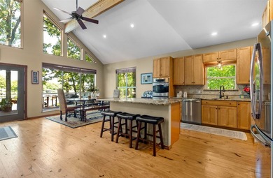 Fantastic home in Twin Coves Subdivision on Lake Cypress Springs - photo 13