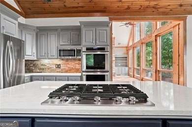 Well-appointed 4 BR & 3.5 BATH design Executive home with an - photo 15