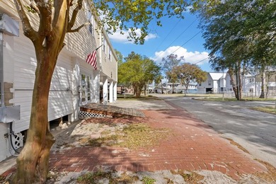 Well kept immaculate waterfront home with Income producing - photo 17