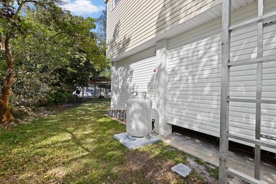 Well kept immaculate waterfront home with Income producing - photo 18