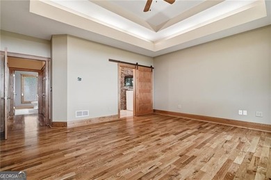 Well-appointed 4 BR & 3.5 BATH design Executive home with an - photo 22