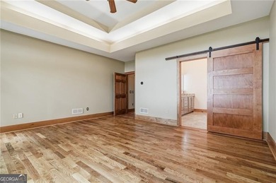 Well-appointed 4 BR & 3.5 BATH design Executive home with an - photo 24