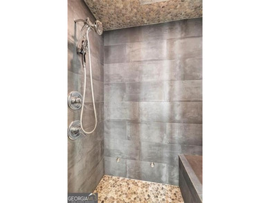 Well-appointed 4 BR & 3.5 BATH design Executive home with an - photo 27