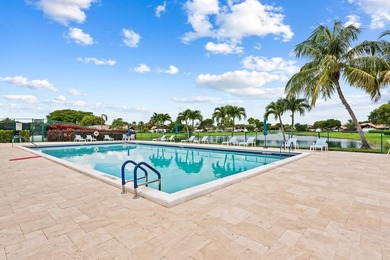 Experience a relaxing lifestyle with a beautiful lake view in - photo 30