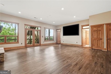 Well-appointed 4 BR & 3.5 BATH design Executive home with an - photo 44
