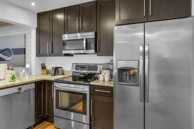 Fully renovated and rental ready 3BR 2.5BA lakefront condo in - photo 12