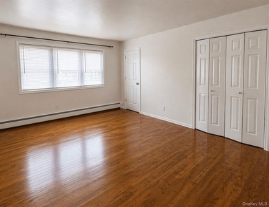 Welcome to this spacious and well-maintained co-op offering - photo 12