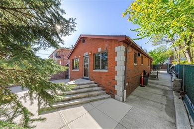 Discover refined comfort in this single-family home, perfectly - photo 2
