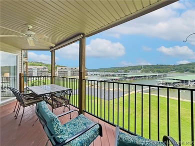 THIS ONE HAS IT ALL! This well-appointed lakefront unit is a - photo 3