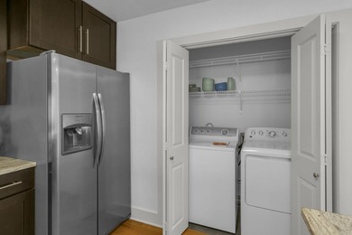 Fully renovated and rental ready 3BR 2.5BA lakefront condo in - photo 13