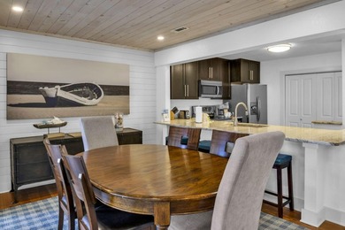 Fully renovated and rental ready 3BR 2.5BA lakefront condo in - photo 14