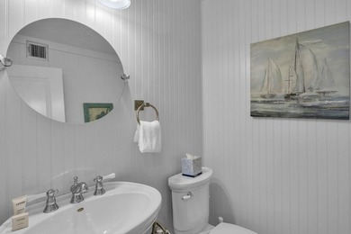Fully renovated and rental ready 3BR 2.5BA lakefront condo in - photo 18