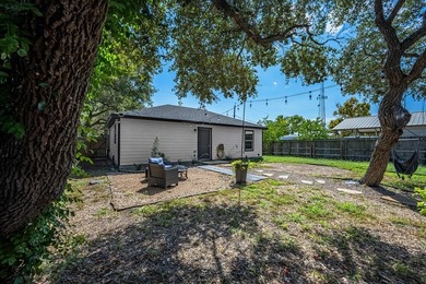 Adorable Farmhouse Coastal Home in Rockport! Fall in love with - photo 25