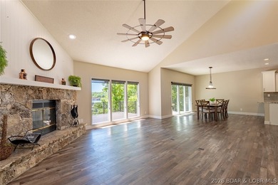 Newly updated lakefront home in Four Seasons with Brand New Roof - photo 5
