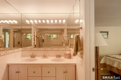 Private Cos Cob oasis designed for effortless single-level - photo 32