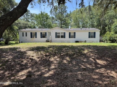 Lake Home For Sale in Interlachen, Florida