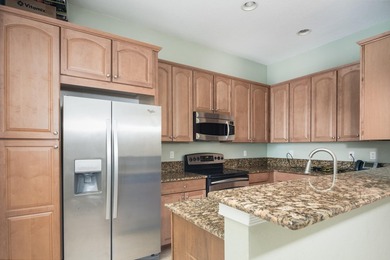 Welcome to this exceptional 3 bedroom, 3 bathroom townhouse in - photo 11