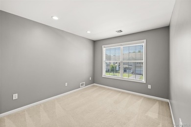Beautifully updated three-bedroom, two-and-a-half-bathroom condo - photo 12