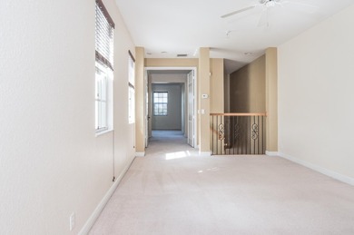 Welcome to this exceptional 3 bedroom, 3 bathroom townhouse in - photo 13