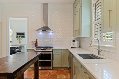 Tampa Palms' highly sought-after STONINGTON, this beautifully - photo 14