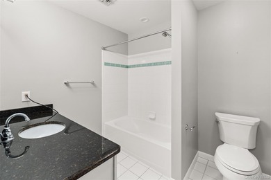 Beautifully updated three-bedroom, two-and-a-half-bathroom condo - photo 14