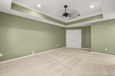 Beautifully updated three-bedroom, two-and-a-half-bathroom condo - photo 16