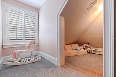 Tampa Palms' highly sought-after STONINGTON, this beautifully - photo 36
